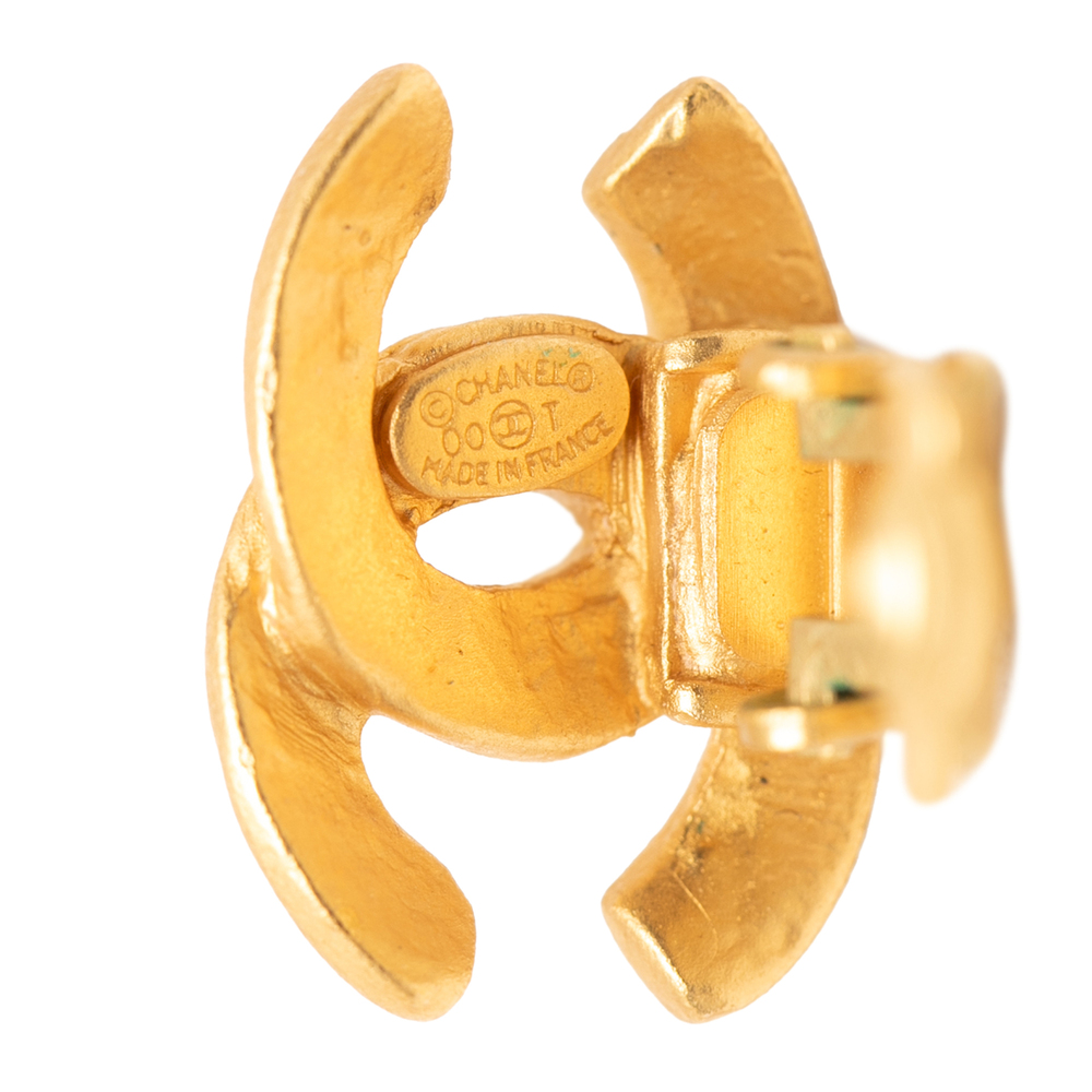 Pre-Loved Chanel Gold Plated CC Clip On Earrings - Picture 3 of 3
